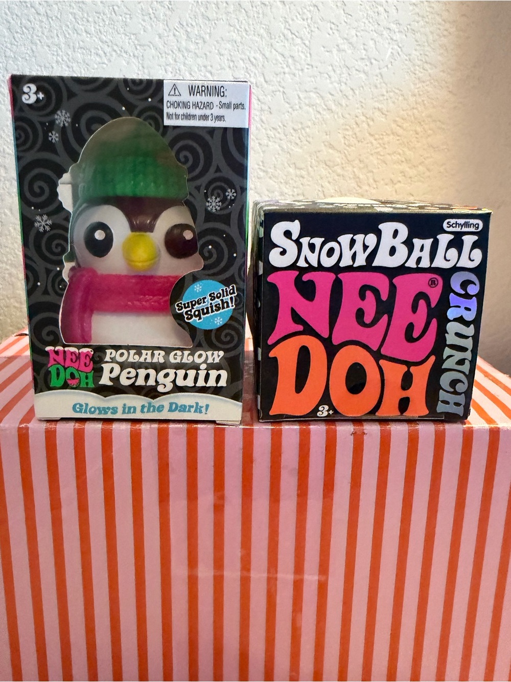 🩷🐧💚NeeDoh POLAR GLOW PENGUIN!! Plush Squishy Toy - Pink & Green🩷🐧💚